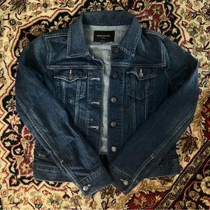 Banana Republic Jean Jacket. Super adorable stretch denim jacket.